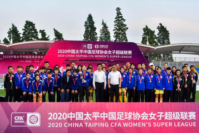 怀特表示凯尔特人更衣室气氛良好，队友之间关心备至